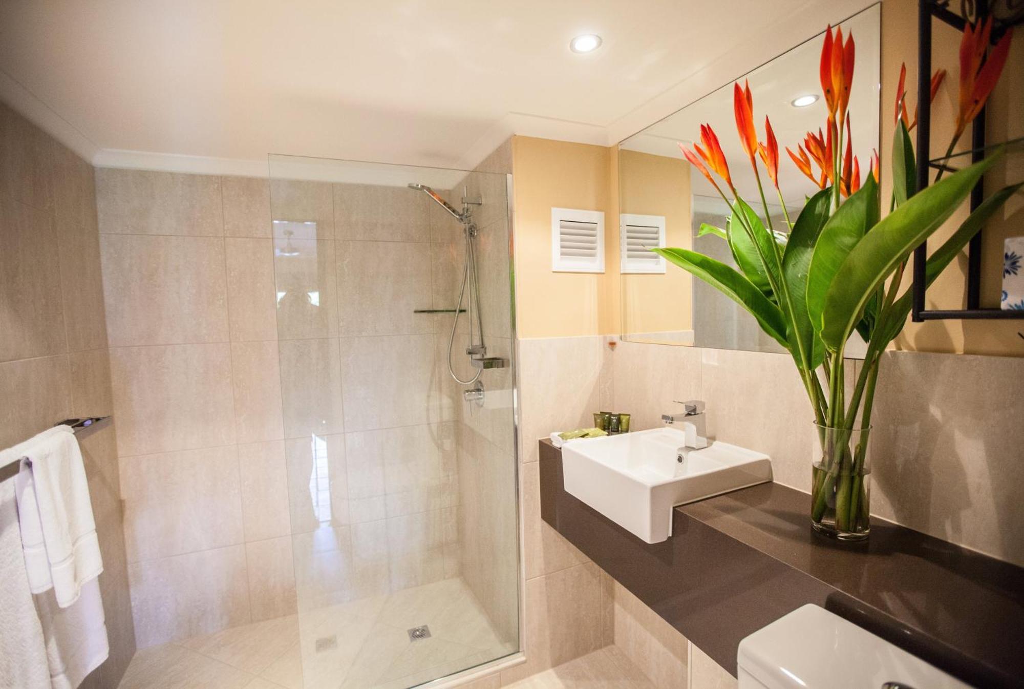 Two-Bedroom Two-Bathroom Apartment,1228336487:JPEG